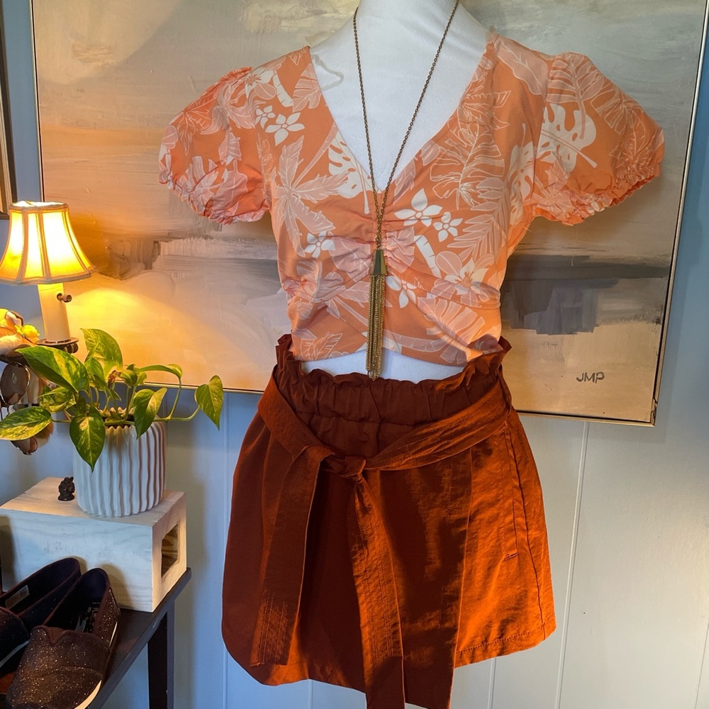 Peach Tropical Print Puff-Sleeve Crop Top